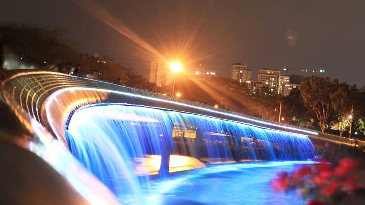 Cầu Ánh Sao về đêm