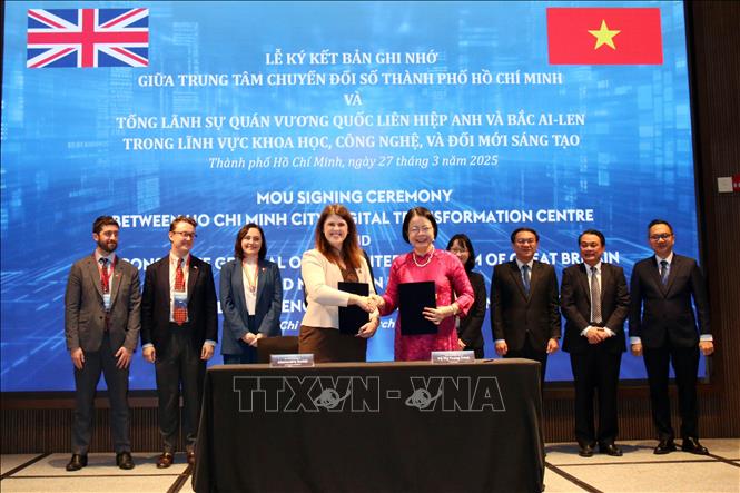 Hợp tác phát triển công nghệ