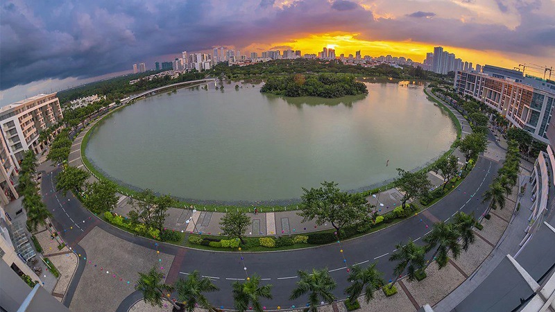 Toàn cảnh Hồ Bán Nguyệt