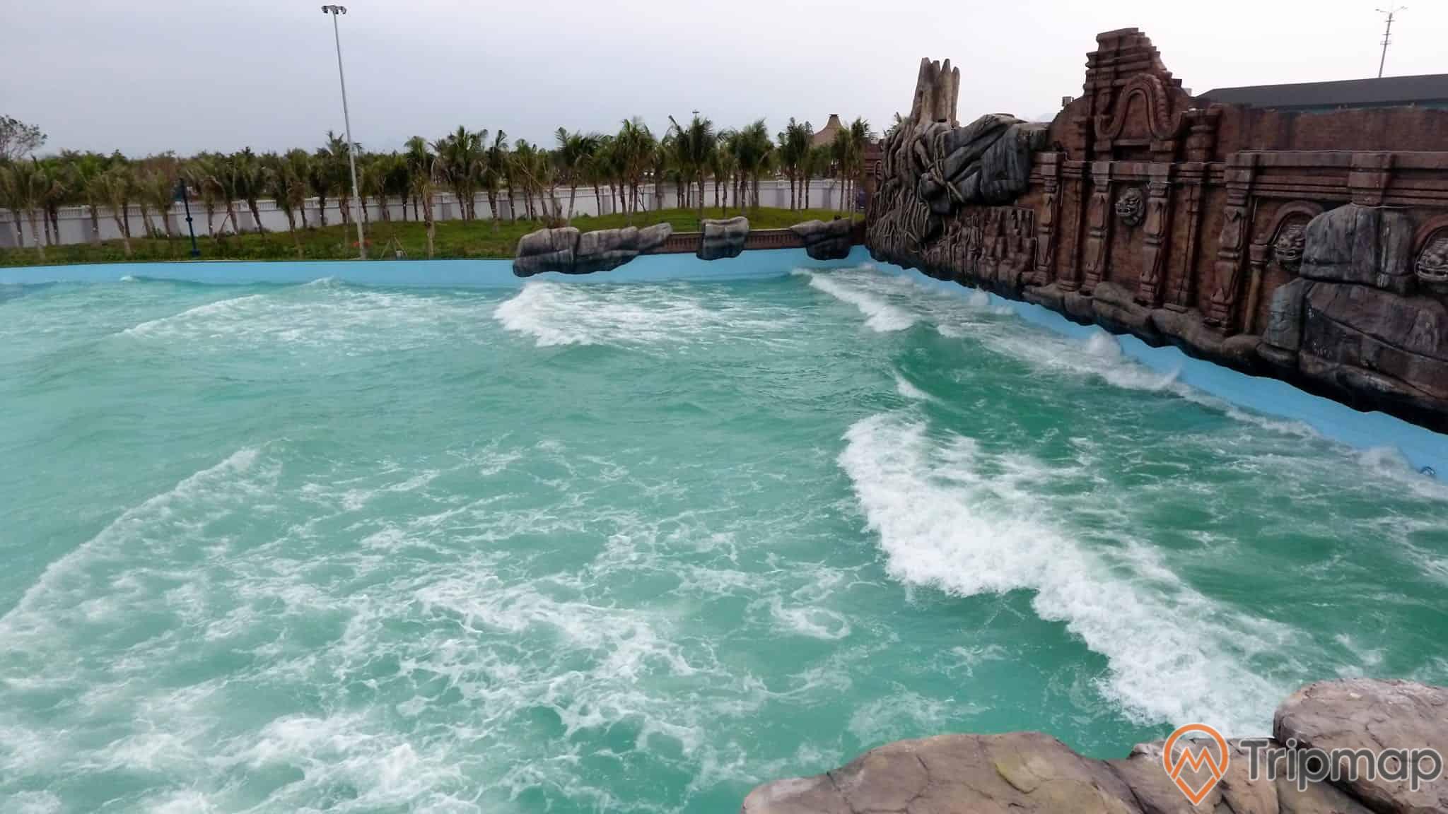 Hồ sóng thần tại công viên