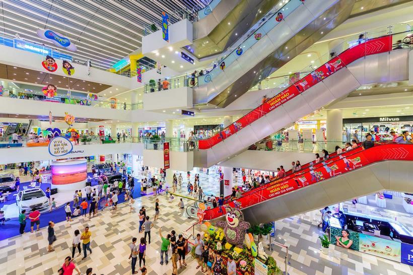 Khu mua sắm bên trong Crescent Mall