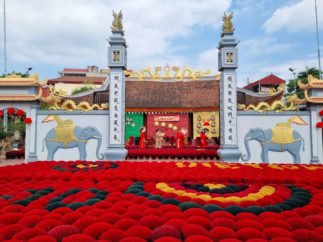Làng hương Quảng Phú Cầu
